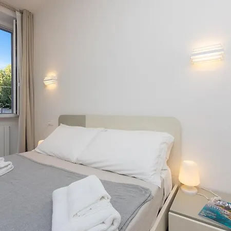 Colosseum Holidays - San Giovanni In Laterano Apartment *