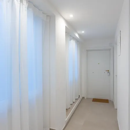 Colosseum Holidays - San Giovanni In Laterano Apartment *